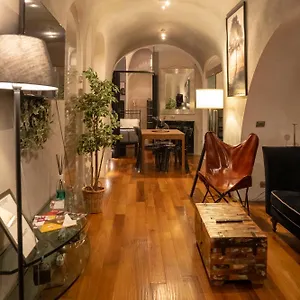Domus Ciancaleoni - Colosseum - Rione Monti Rome